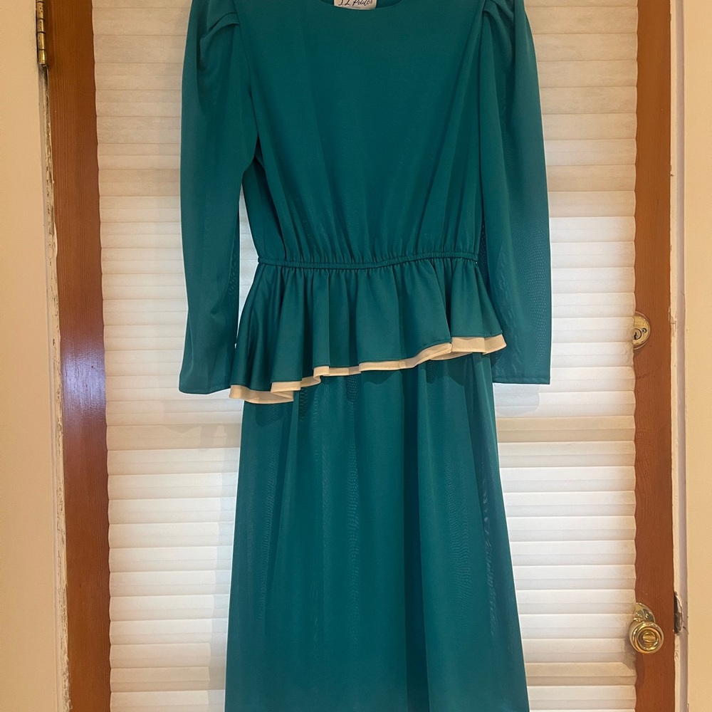 Elegant Teal Dress with Cream Trim